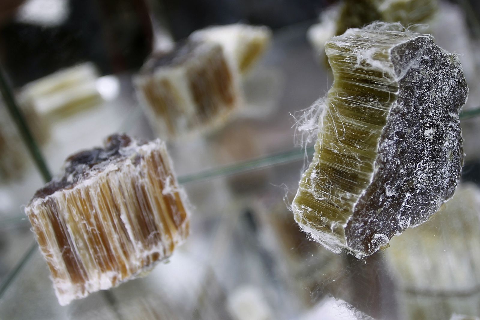 What is Asbestos? Mesothelioma Treatment Community What is Asbestos? Mesothelioma Treatment Community